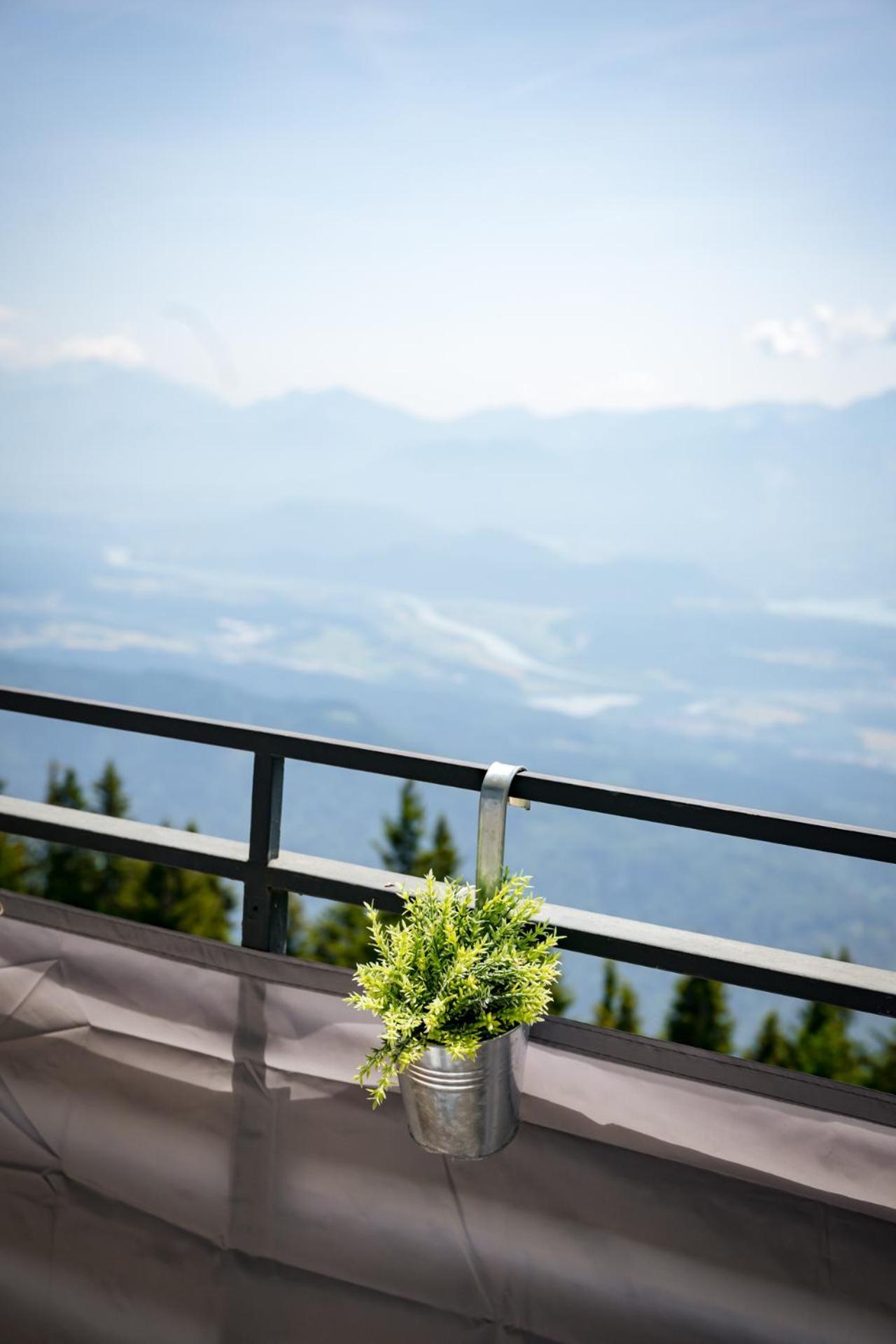 Mooki Mountain & Pool Gerlitzen Apartment Kanzelhohe Exterior foto
